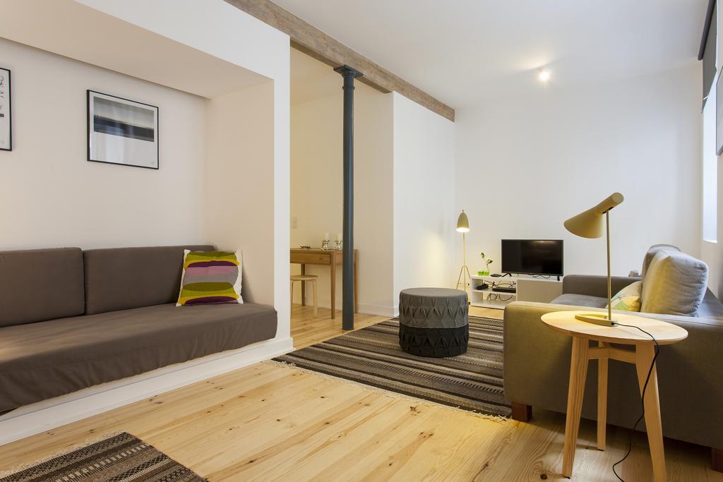 Joivy Cosy 1-Bed Flat With Workspace In Santa Catarina, Moments From Luis De Camoes Sq Lisboa Szoba fotó