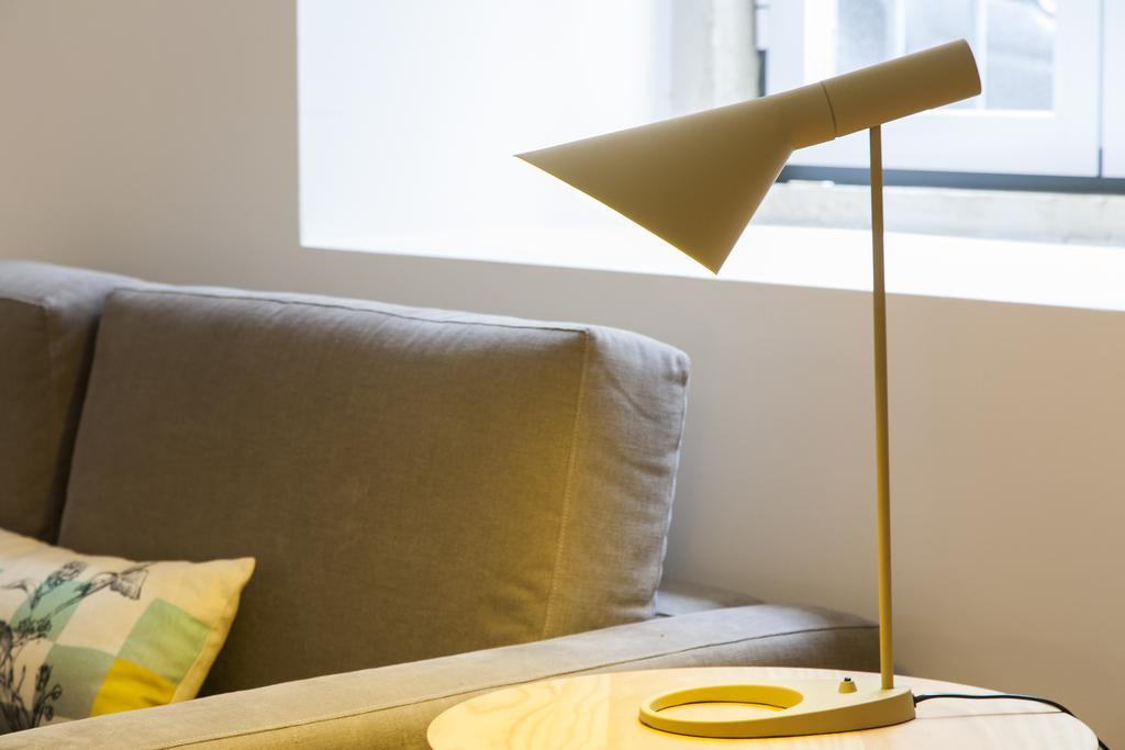 Joivy Cosy 1-Bed Flat With Workspace In Santa Catarina, Moments From Luis De Camoes Sq Lisboa Szoba fotó