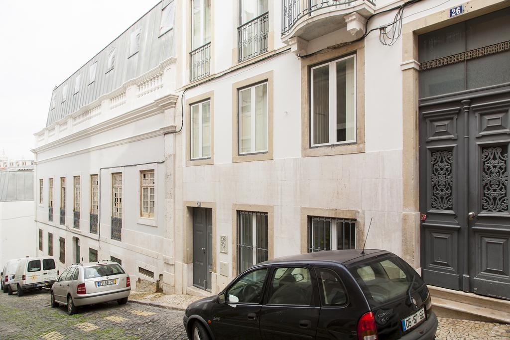 Joivy Cosy 1-Bed Flat With Workspace In Santa Catarina, Moments From Luis De Camoes Sq Lisboa Szoba fotó